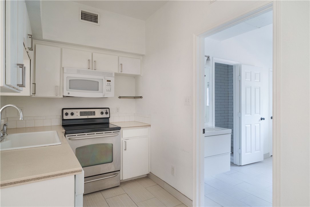 2605 Enfield Road, Unit 110 Austin, TX 78703 - Photo 11 of 22 Going to the Bedroom