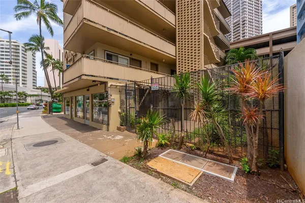 $6,000,000 | 1784 Ala Moana Boulevard, Honolulu, HI 96815