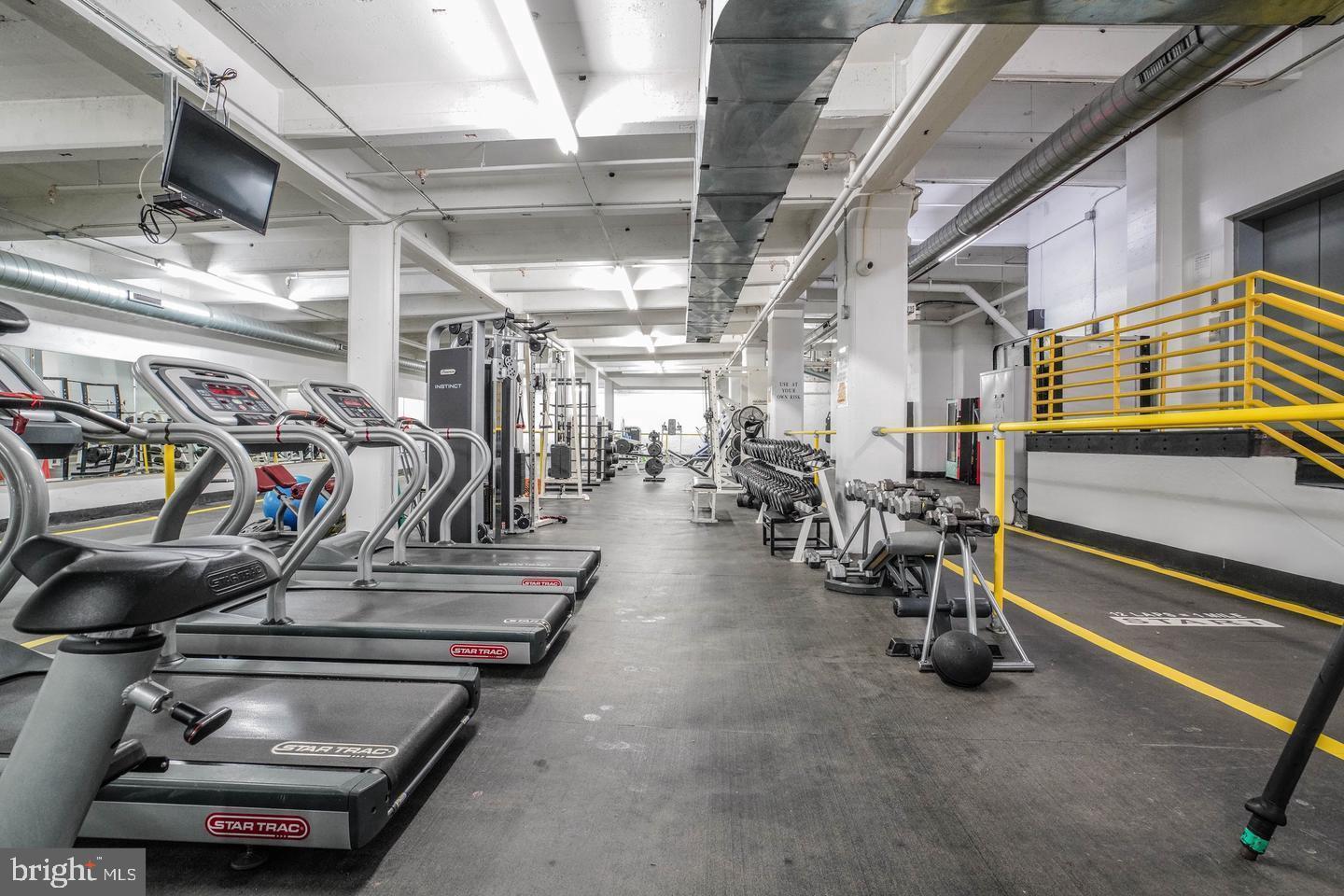 444 North 4th Street, Unit 601 Philadelphia, PA 19123 - Photo 34 of 38 a view of a room with gym equipment