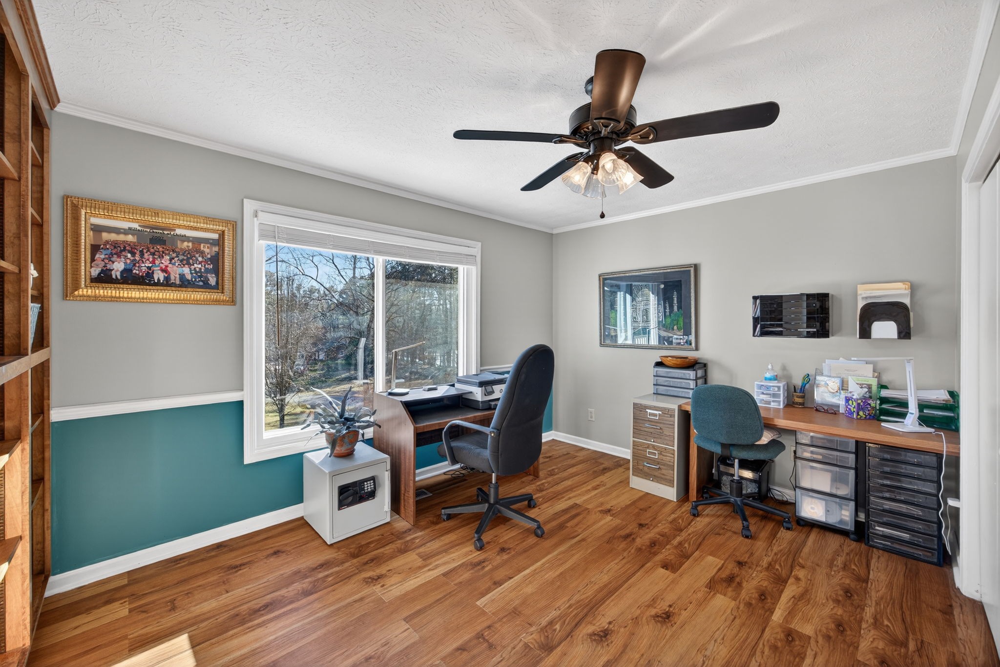 2895 Free State Road Gainesboro, TN 38562 - Photo 32 of 42 a living room with furniture and a wooden floor