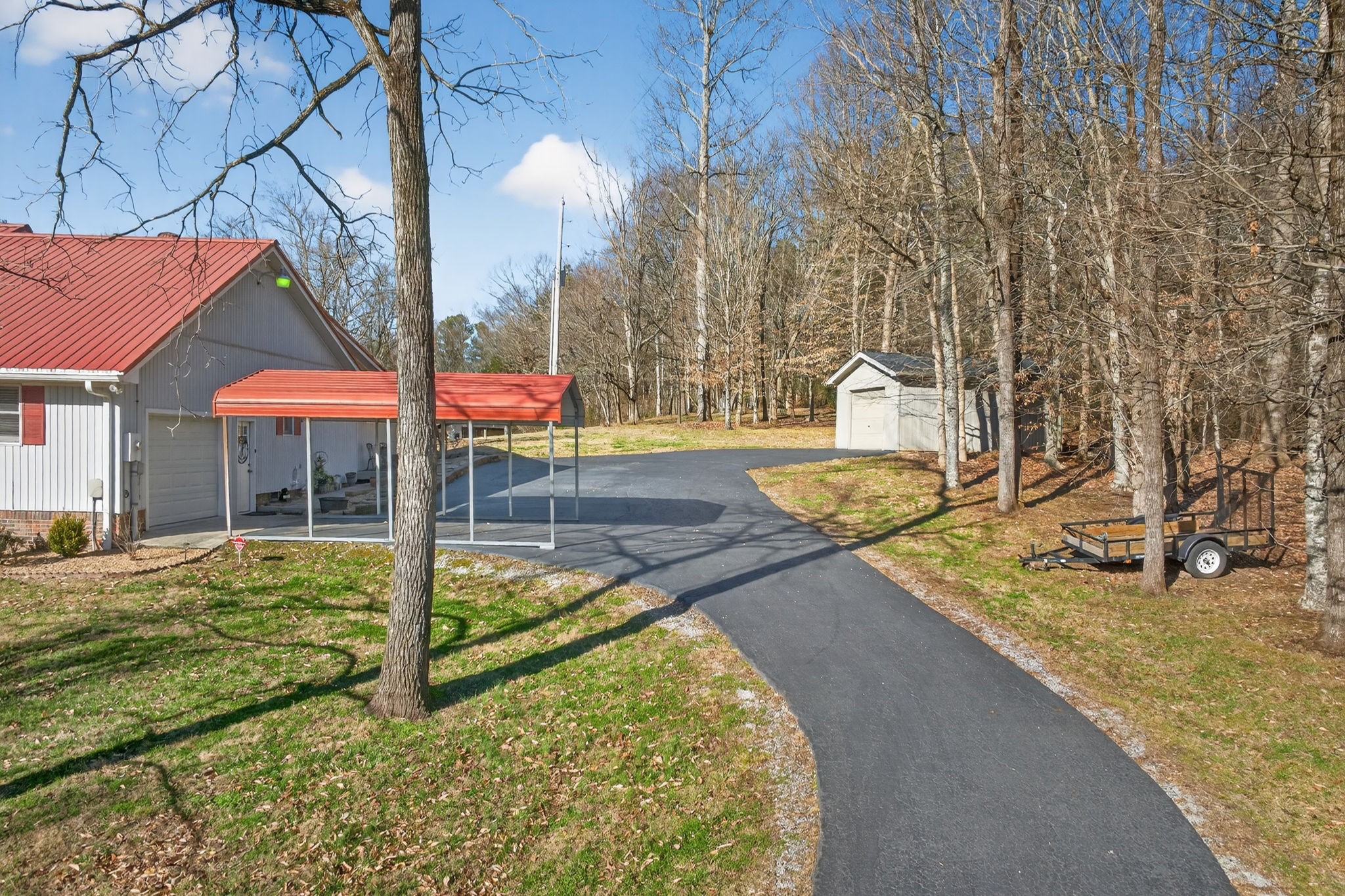2895 Free State Road Gainesboro, TN 38562 - Photo 5 of 42 a view of a backyard