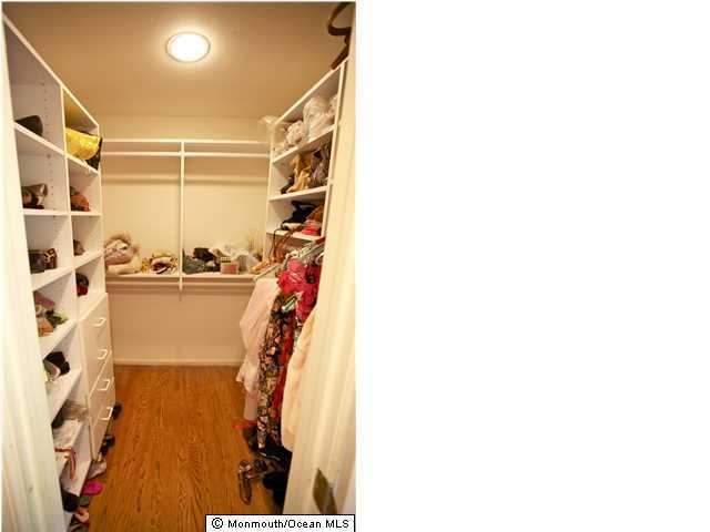 41 Hartshorne Road Middletown, NJ 07716 - Photo 28 of 35 1 of 4x MASTER CLOSETS