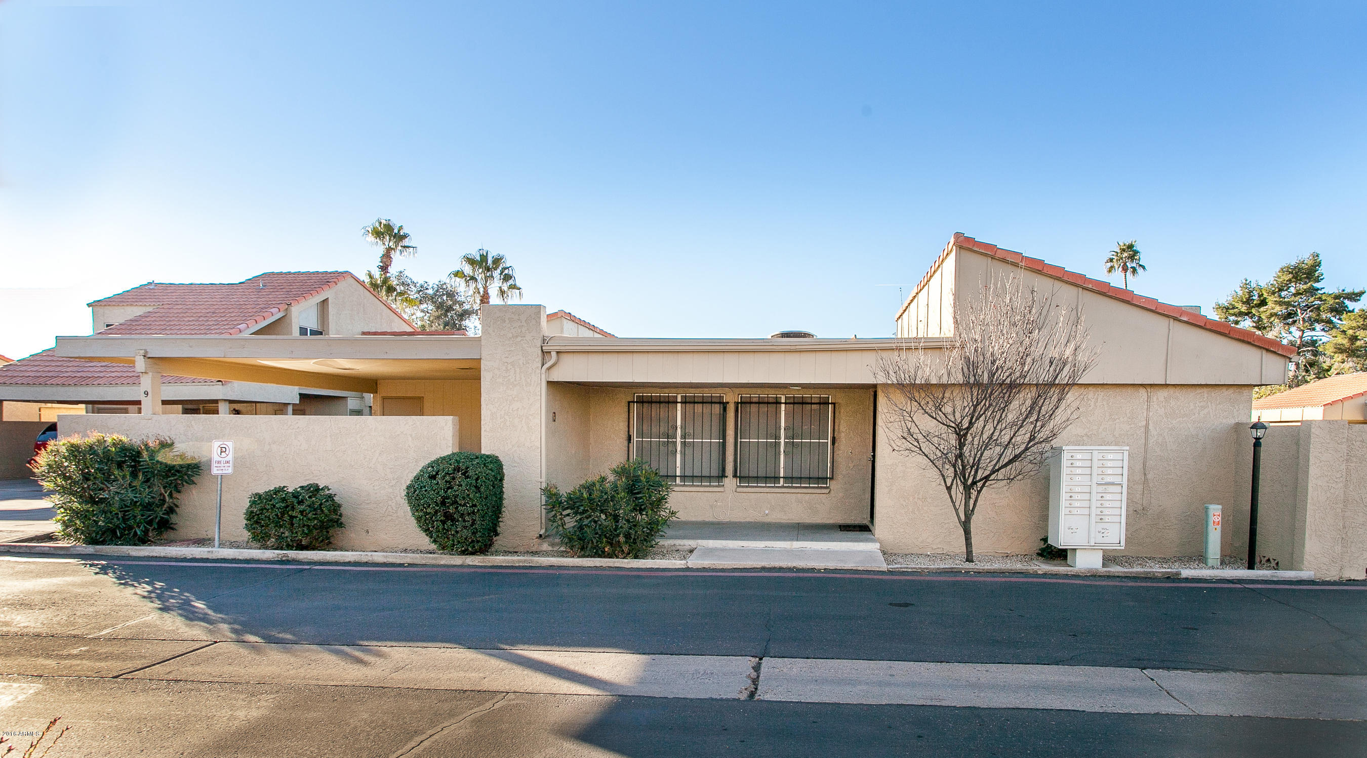 2415 West Greenway Road, Unit 9 Phoenix, AZ 85023 - Photo 2 of 19 Side View of Home