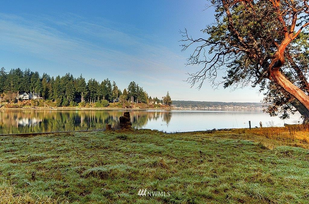 15805 Virginia Point Road Northeast Poulsbo, WA 98370 - Photo 11 of 16 Gallery Image 11