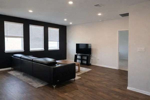 $2,150 | 608 Mais Drive, Georgetown, TX 78626