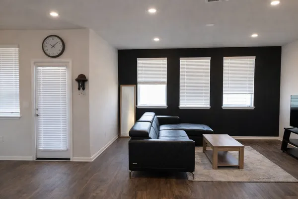 $2,150 | 608 Mais Drive, Georgetown, TX 78626