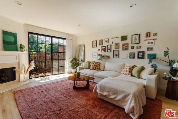 $1,089,000 | 10336 Almayo Avenue, Unit 203, Los Angeles, CA 90064