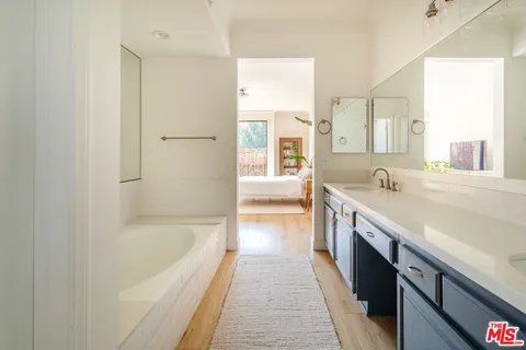 $1,089,000 | 10336 Almayo Avenue, Unit 203, Los Angeles, CA 90064