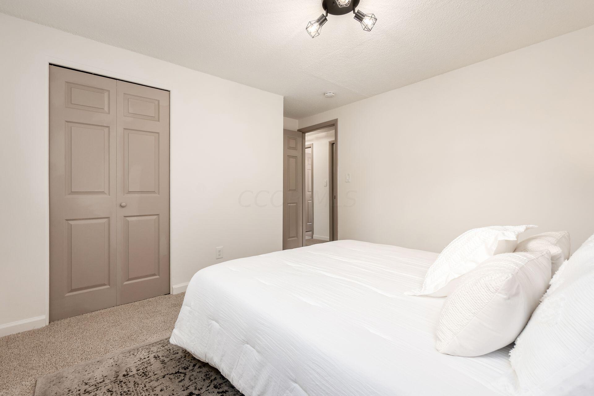2429 Daily Road Columbus, OH 43232 - Photo 20 of 44 Bedroom 1
