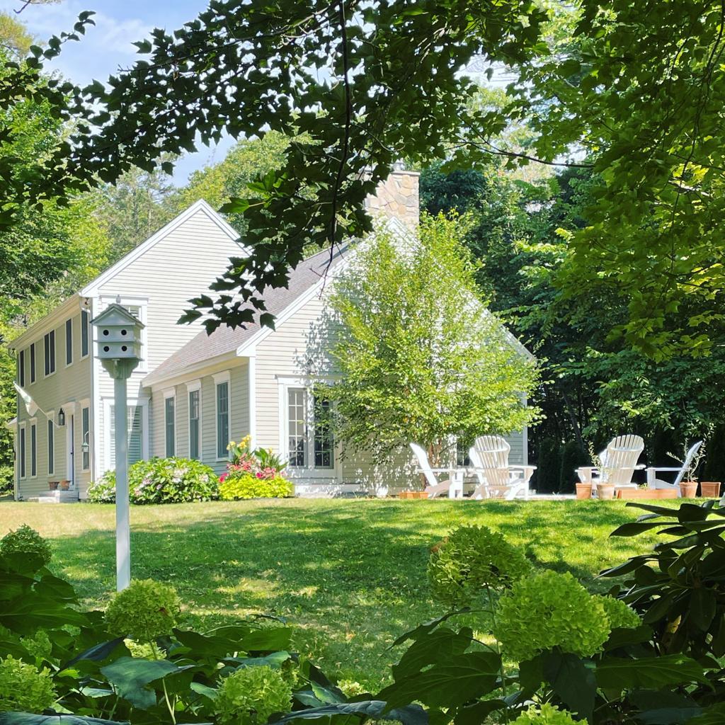 24 Ward Road Kennebunkport, ME 04046 - Photo 2 of 43 18df3312-c2a1-420a-a388-9b0d8a1a188f