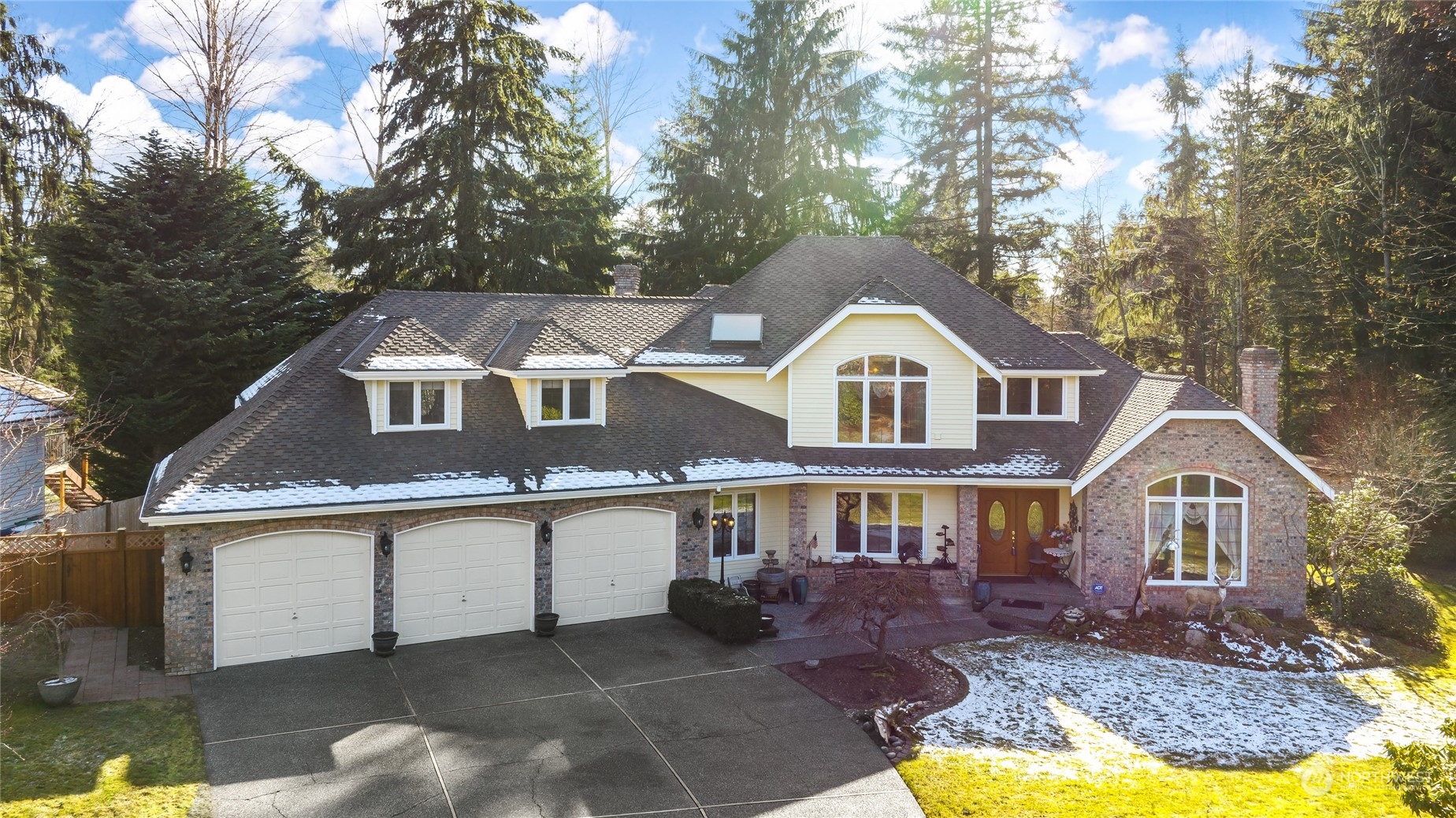 2914 184th Place Southeast Bothell, WA 98012 - Photo 40 of 40 a front view of a house with garden