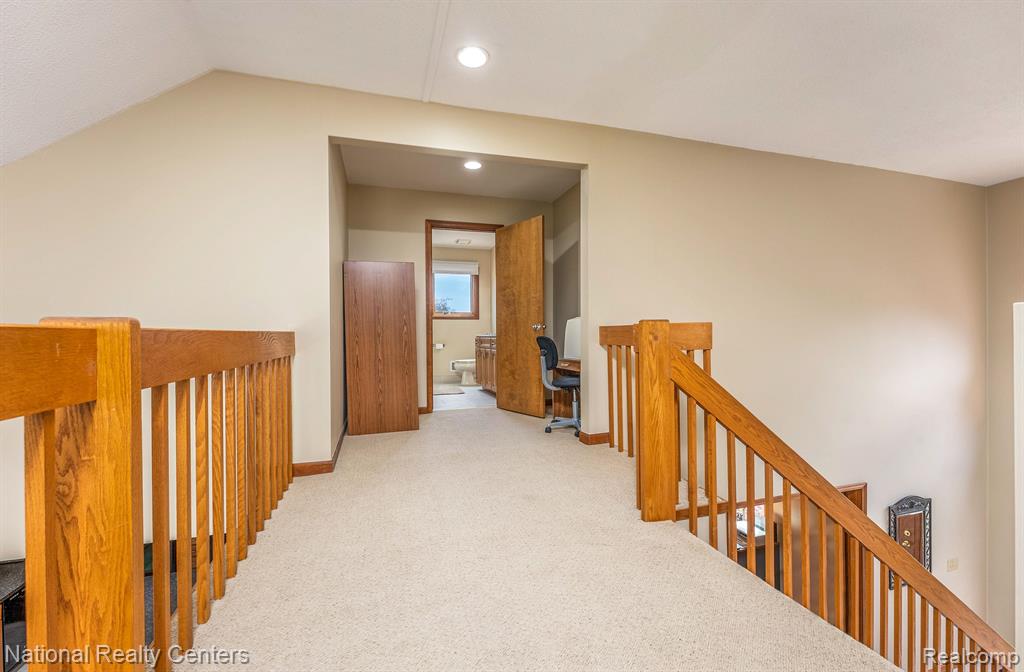 37164 Chesapeake Road Farmington Hills, MI 48335 - Photo 16 of 40
