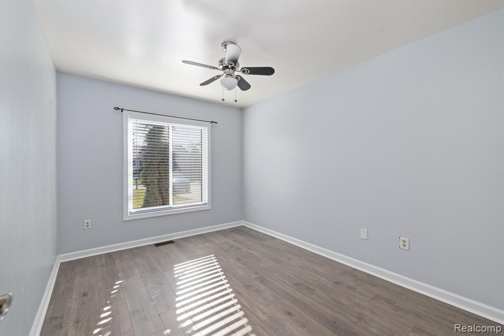 33565 Mulvey Road Fraser, MI 48026 - Photo 34 of 39