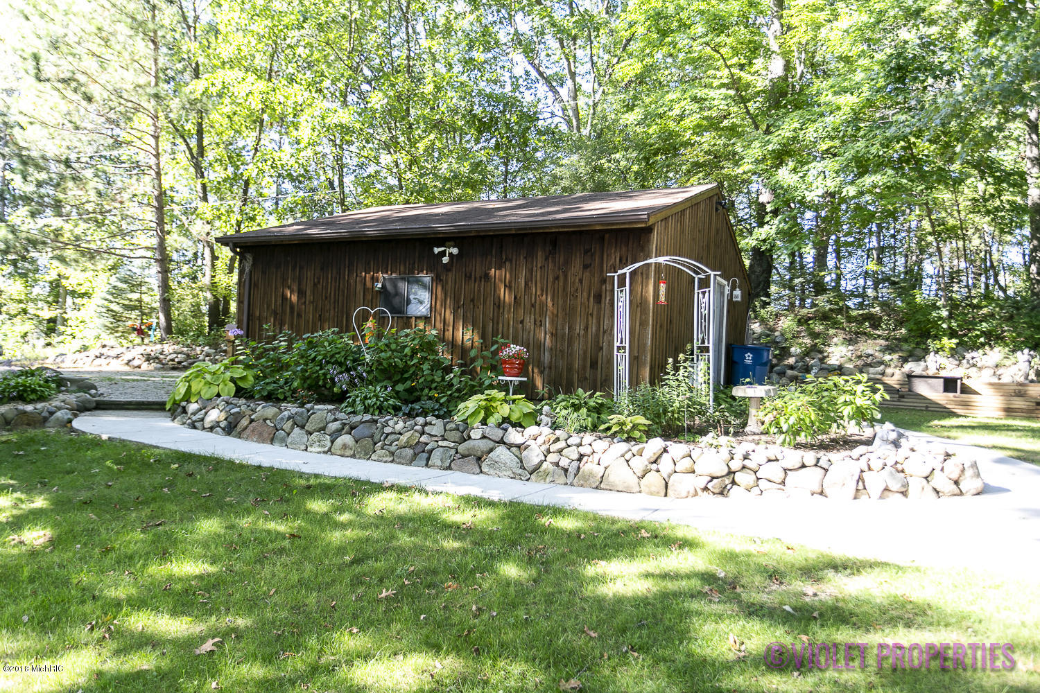 7847 Marsh Road Plainwell, MI 49080 - Photo 9 of 45 Lake Front Log Home For Sale 2 Acres