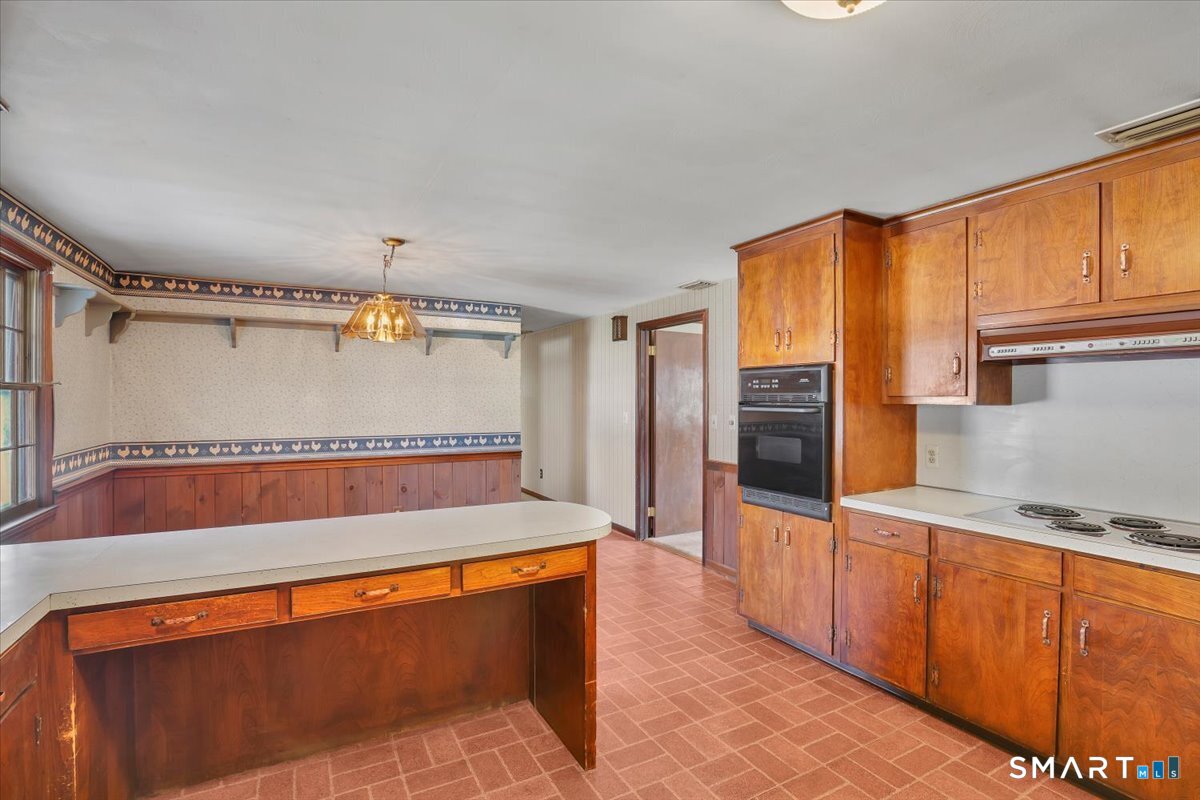 220 Rose Hill Road Portland, CT 06480 - Photo 5 of 15