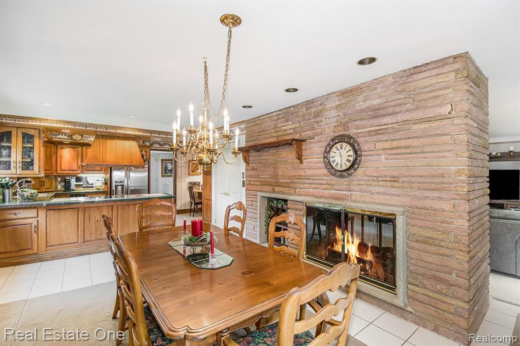 33821 Argonne Road Farmington Hills, MI 48335 - Photo 7 of 39
