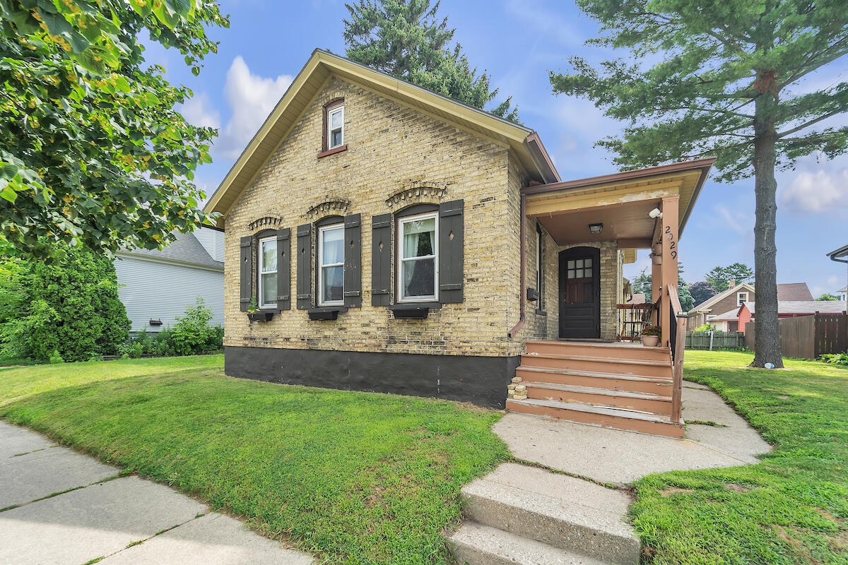 2029 North Wisconsin Street Racine, WI 53402 - Photo 1 of 1 Front