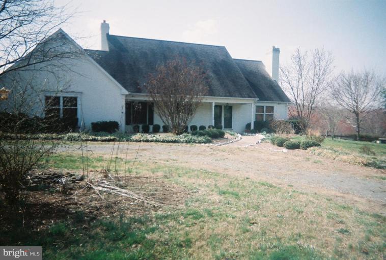 10769 Crest Hill Road Marshall, VA 20115 - Photo 1 of 4 Main House