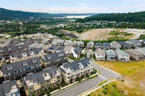 $1,225,000 | 1429 8th Avenue Northeast, Unit 8, Issaquah, WA 98029