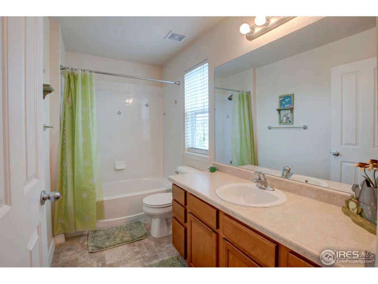 2208 Trestle Road Fort Collins, CO 80525 - Photo 18 of 31 2nd Full Bath upstairs