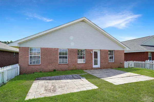 $1,875 | 28 Easton Street, Cantonment, FL 32533