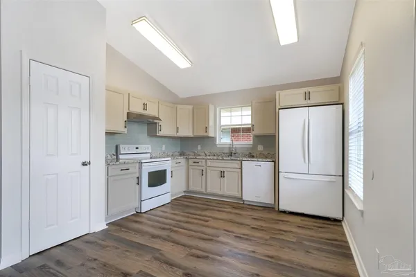 $1,875 | 28 Easton Street, Cantonment, FL 32533