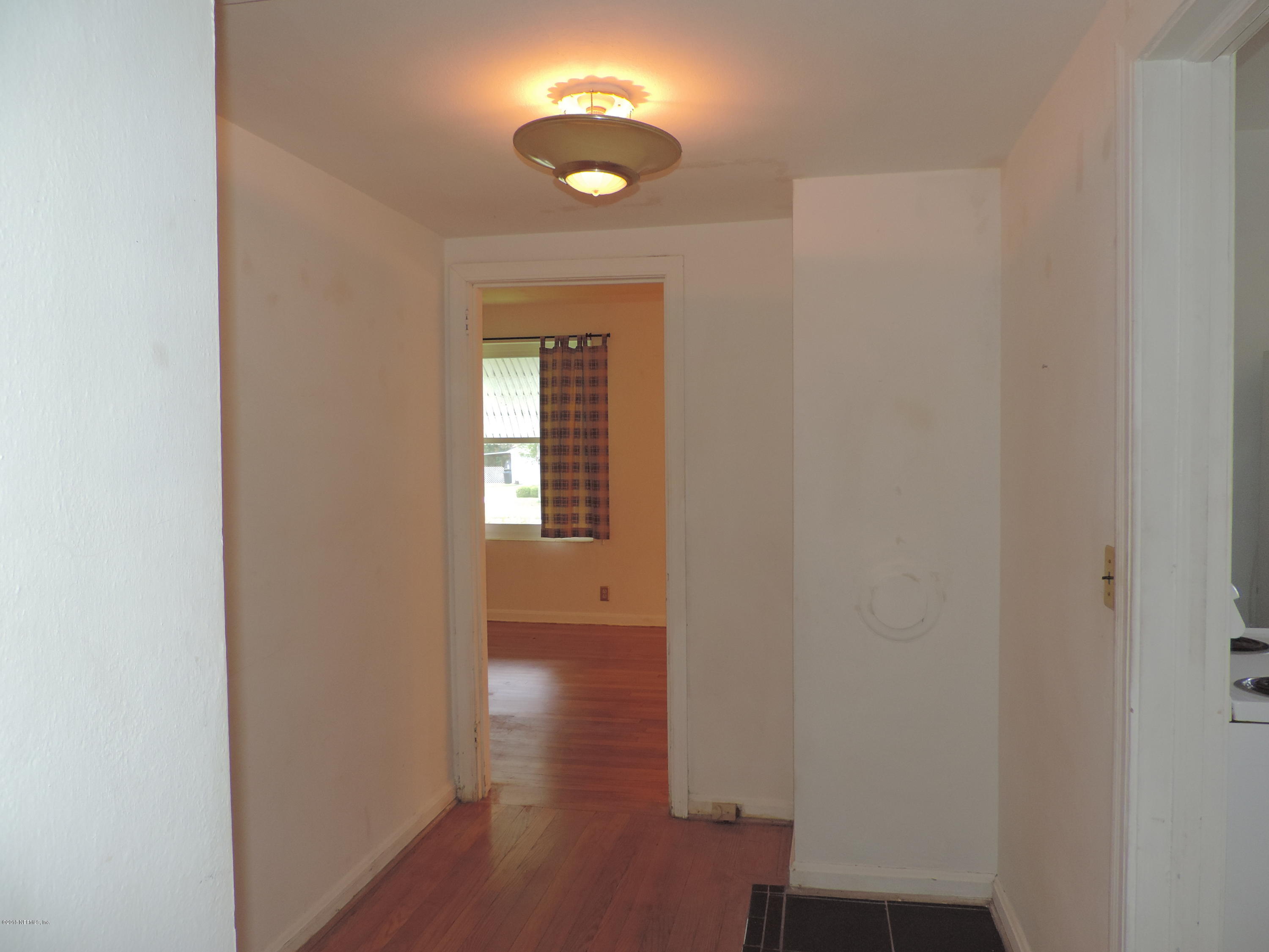 2017 Gibson Road Jacksonville, FL 32207 - Photo 15 of 16 Hallway