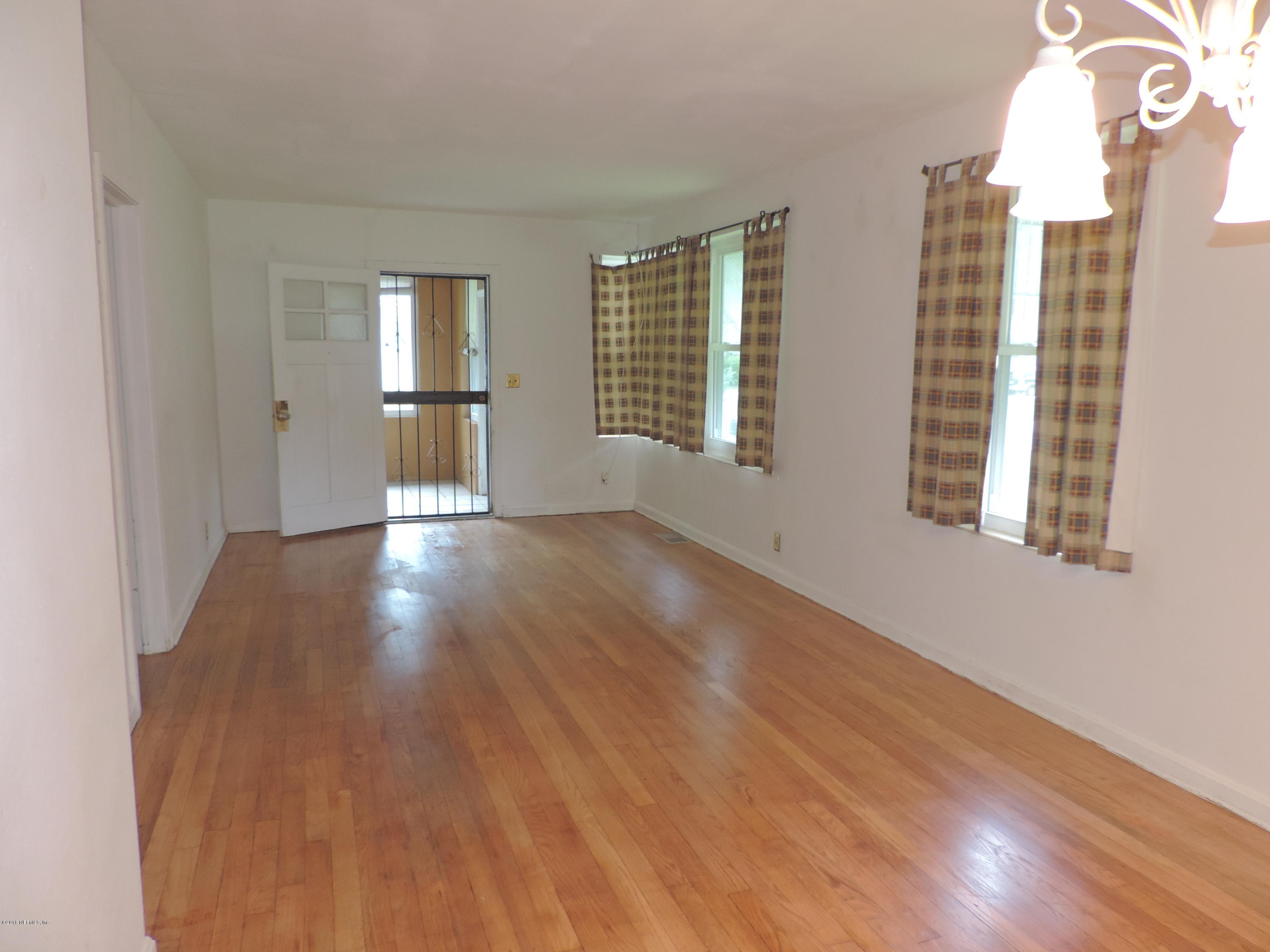 2017 Gibson Road Jacksonville, FL 32207 - Photo 4 of 16 Living/Dining combo