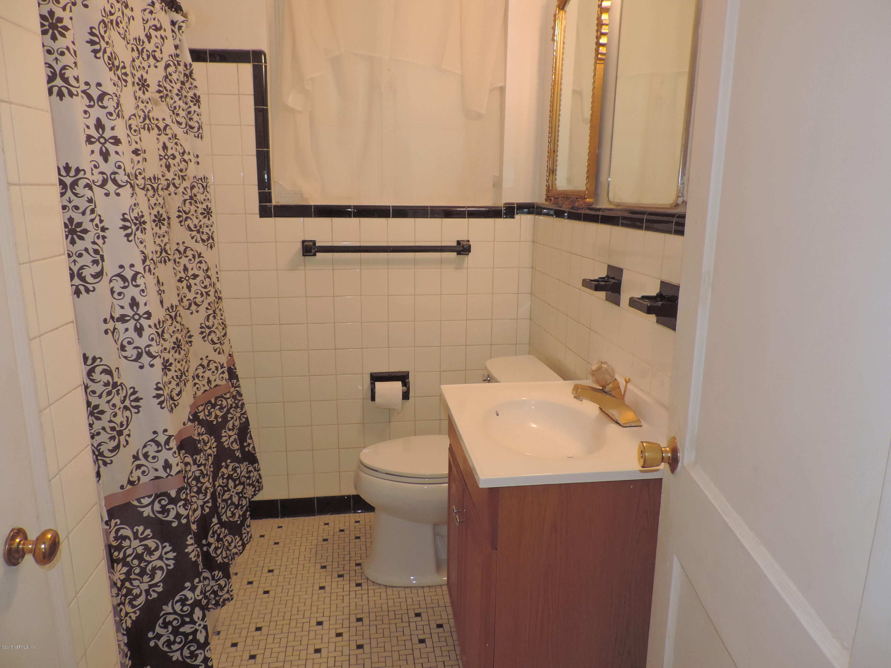 2017 Gibson Road Jacksonville, FL 32207 - Photo 8 of 16 Bathroom