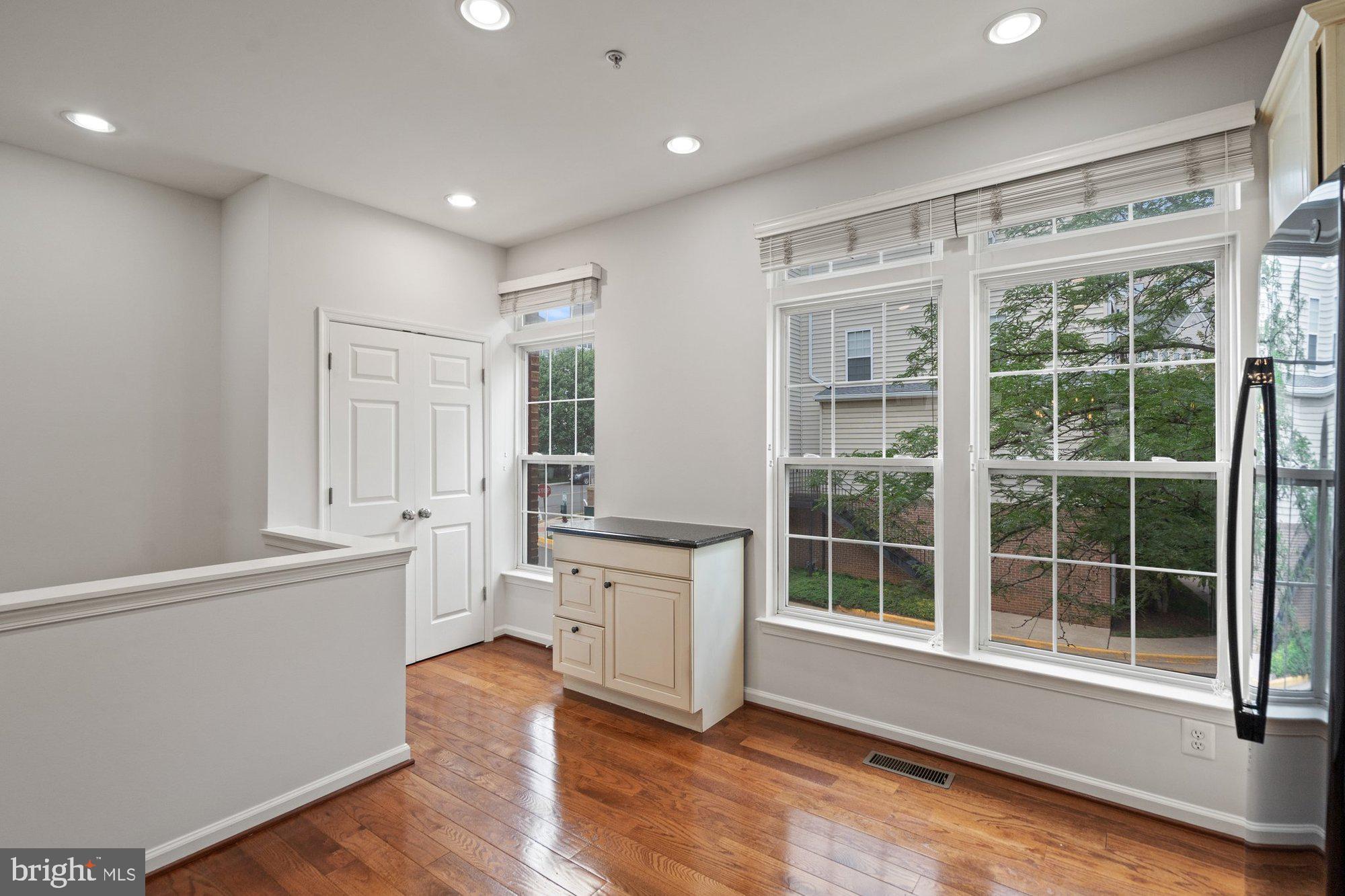 2706 Manhattan Place Vienna, VA 22180 - Photo 14 of 44