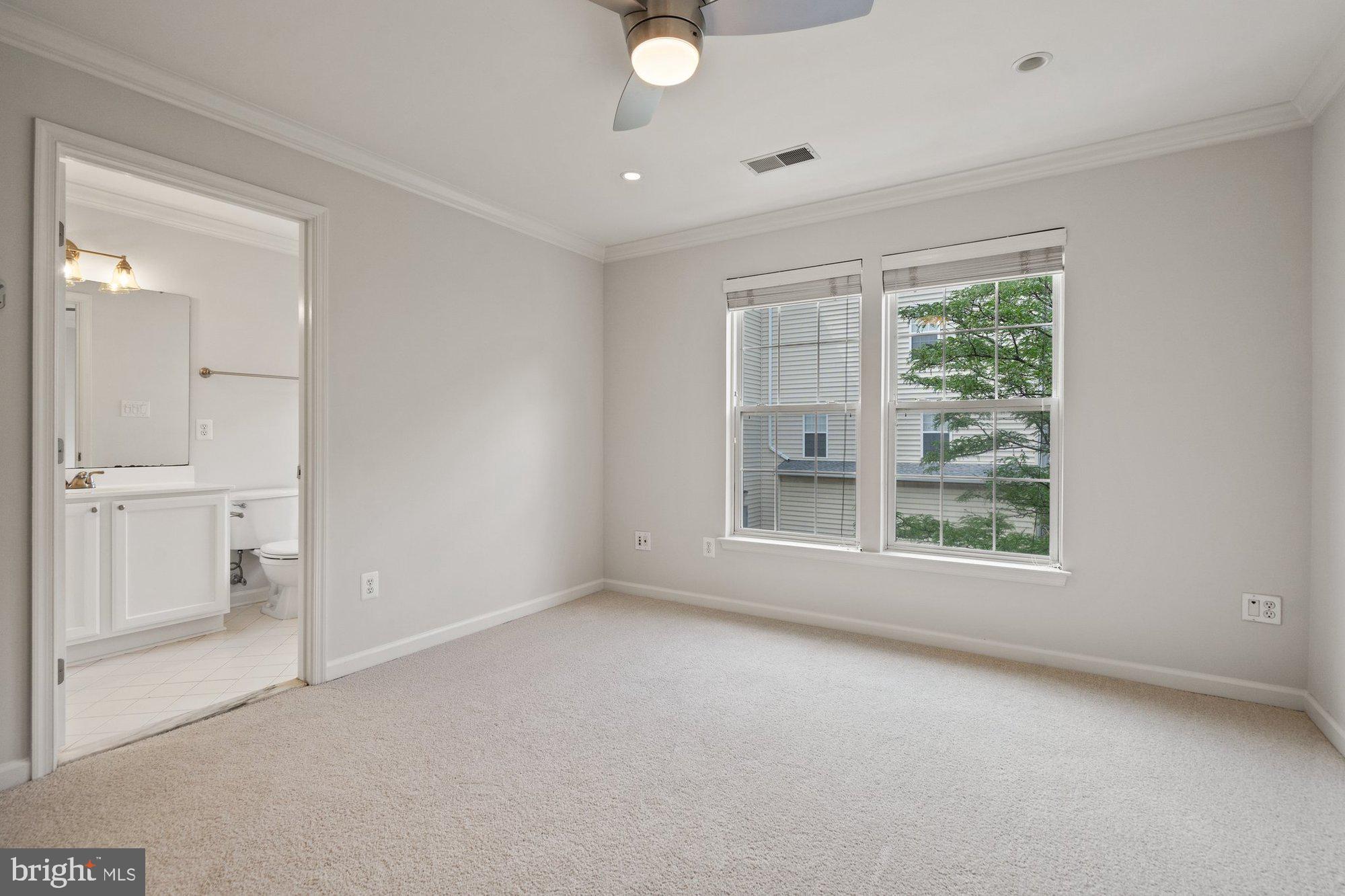 2706 Manhattan Place Vienna, VA 22180 - Photo 5 of 44