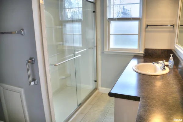 $195,000 | 703 East Franklin Street, Macomb, IL 61455