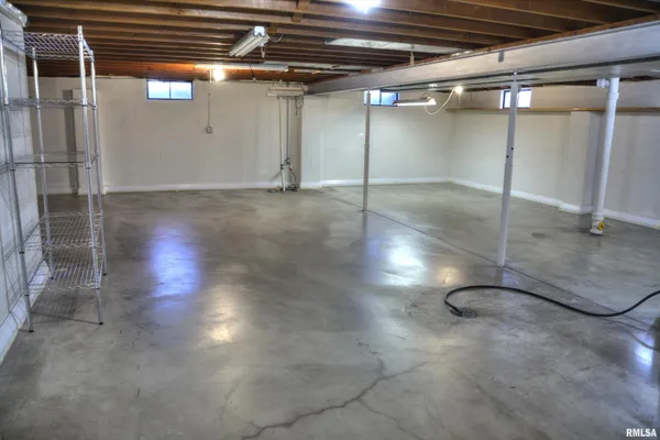 $195,000 | 703 East Franklin Street, Macomb, IL 61455