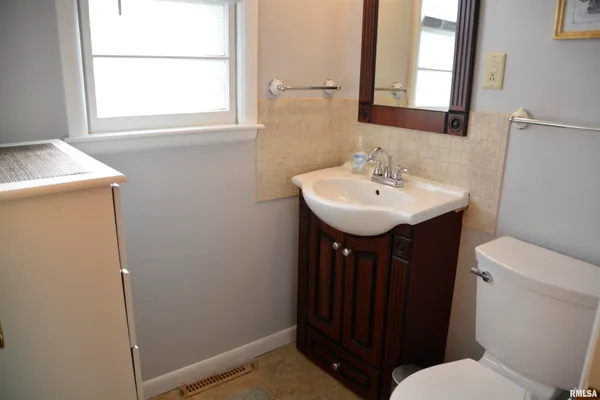 $195,000 | 703 East Franklin Street, Macomb, IL 61455