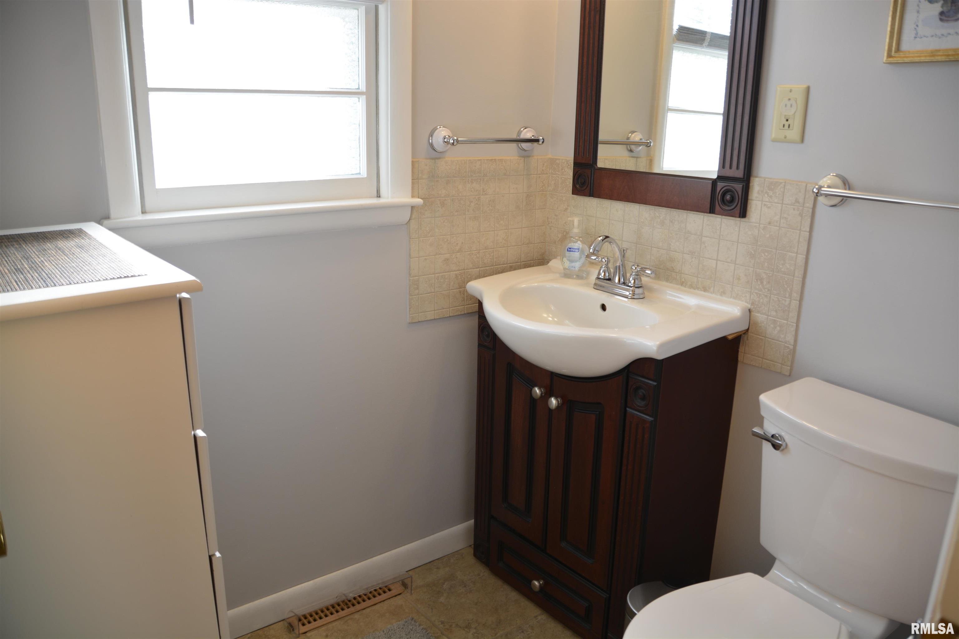 703 East Franklin Street Macomb, IL 61455 - Photo 19 of 25