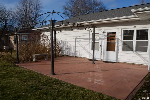 $195,000 | 703 East Franklin Street, Macomb, IL 61455