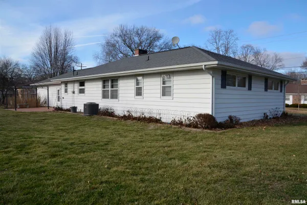 $195,000 | 703 East Franklin Street, Macomb, IL 61455