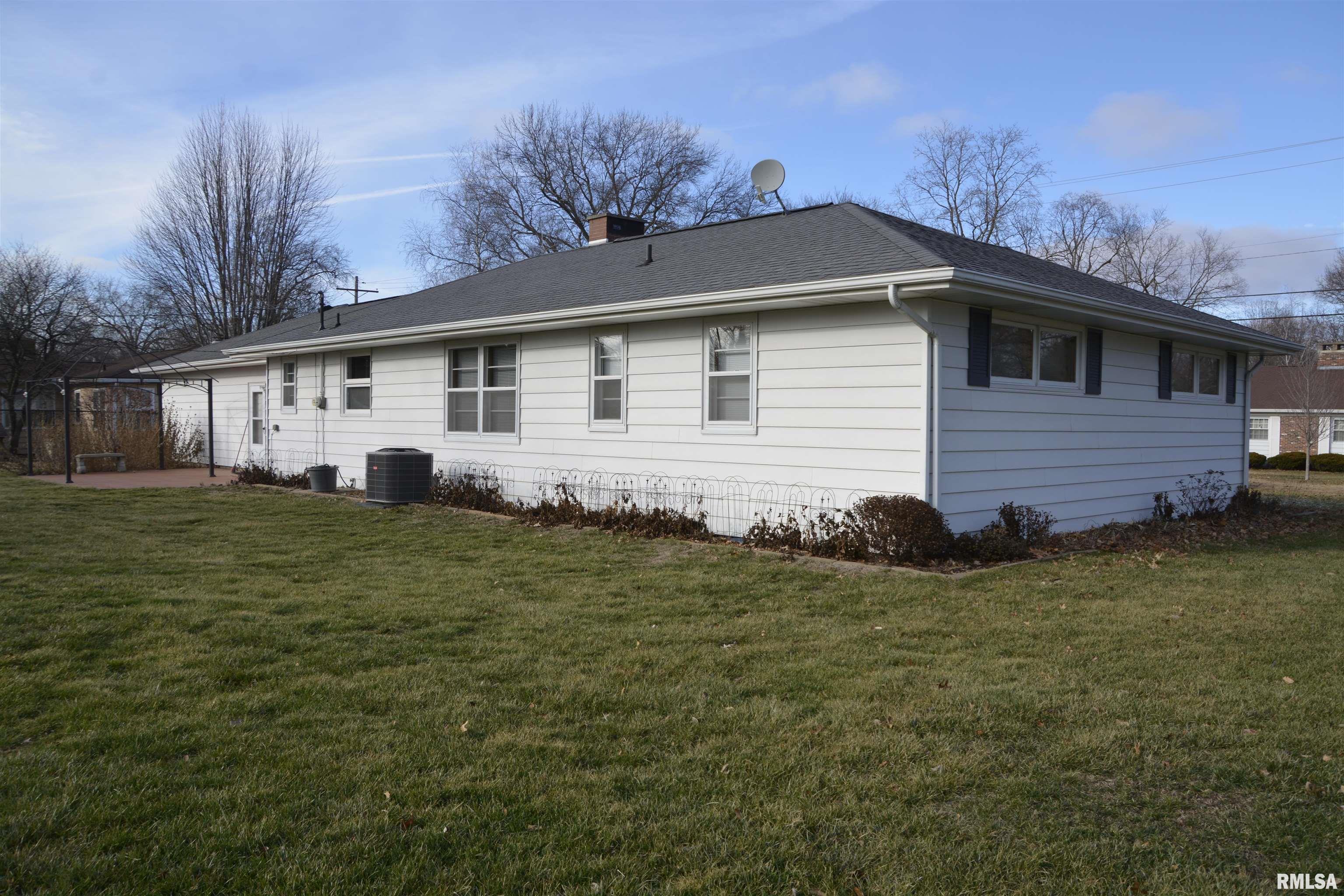 703 East Franklin Street Macomb, IL 61455 - Photo 2 of 25