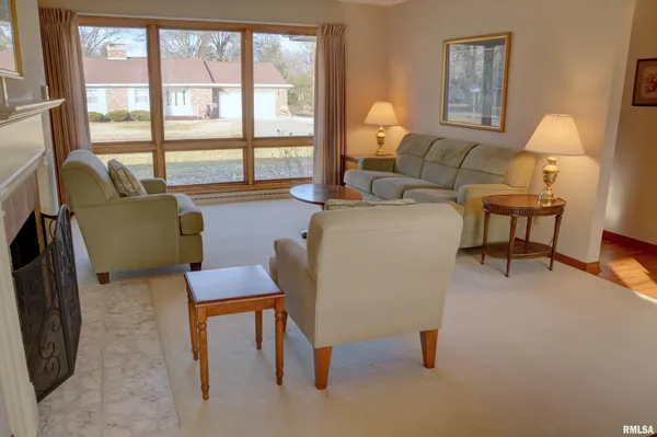 $195,000 | 703 East Franklin Street, Macomb, IL 61455