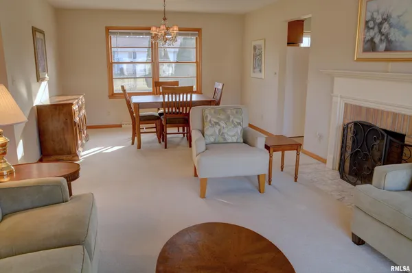 $195,000 | 703 East Franklin Street, Macomb, IL 61455