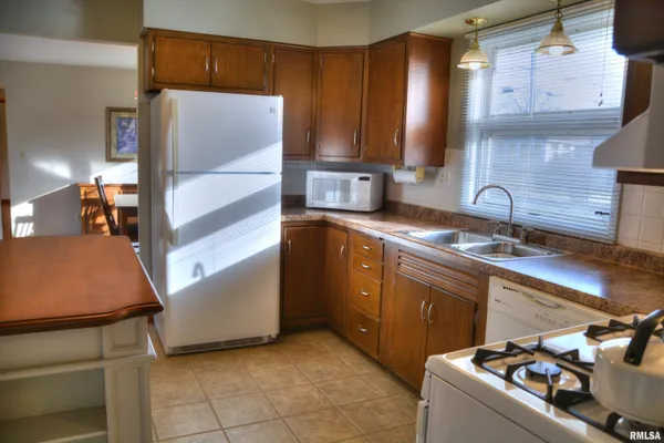 $195,000 | 703 East Franklin Street, Macomb, IL 61455