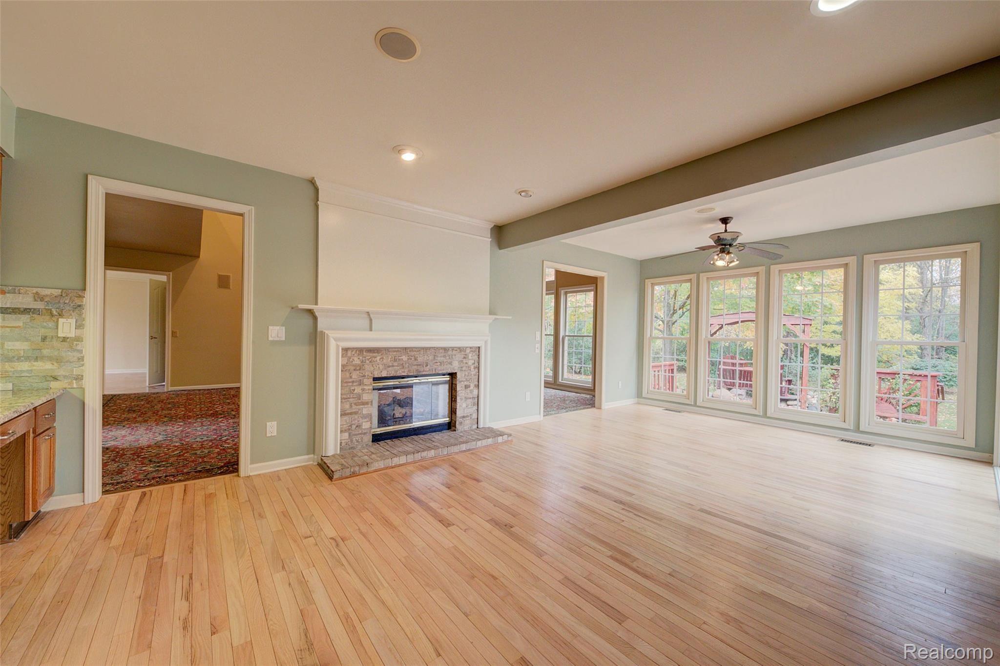 46902 Mornington Road Canton, MI 48188 - Photo 22 of 76 22 Eat In Kitchen.jpg