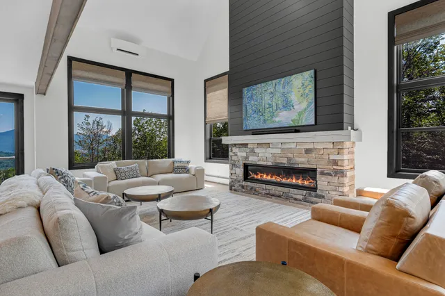 $2,379,000 | 121 Morganite Way, Newry, ME 04261