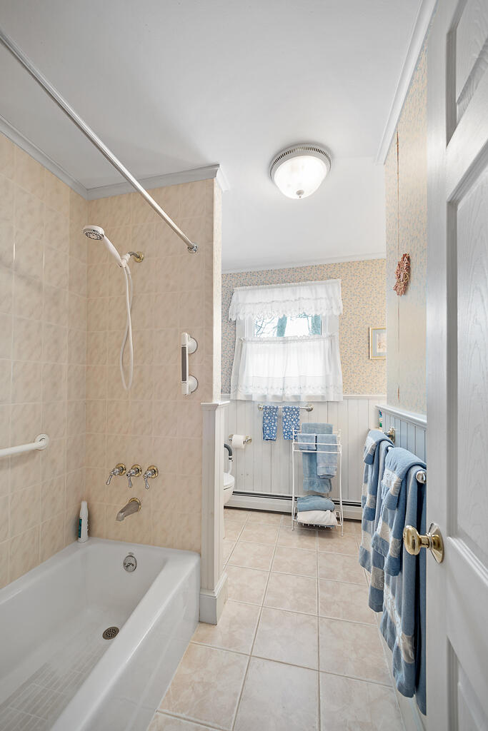18 Eustis Parkway Waterville, ME 04901 - Photo 18 of 35 Full Bath
