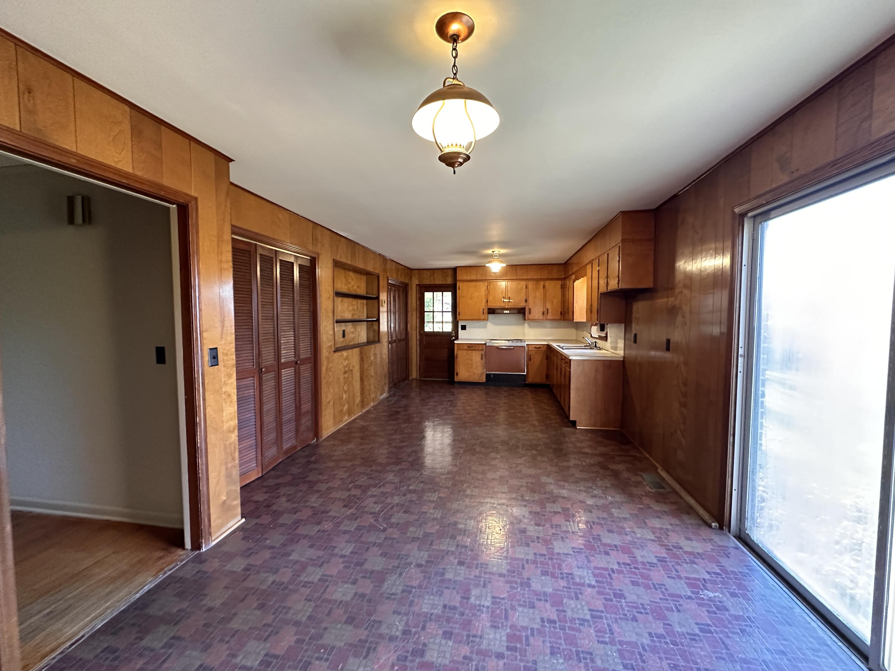 1706 Cherokee Road Johnson City, TN 37604 - Photo 12 of 30 image00031