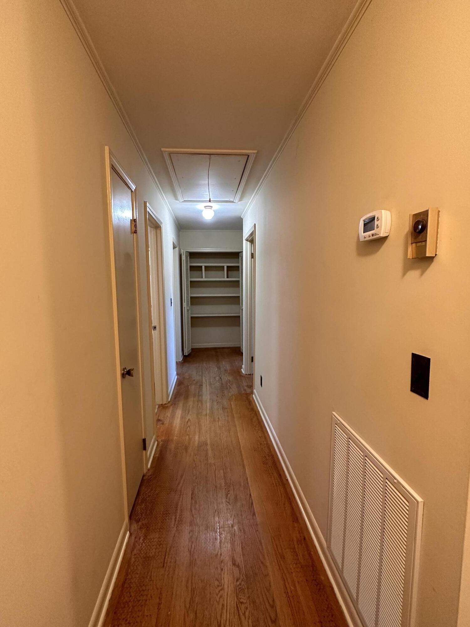 1706 Cherokee Road Johnson City, TN 37604 - Photo 19 of 30 image00020