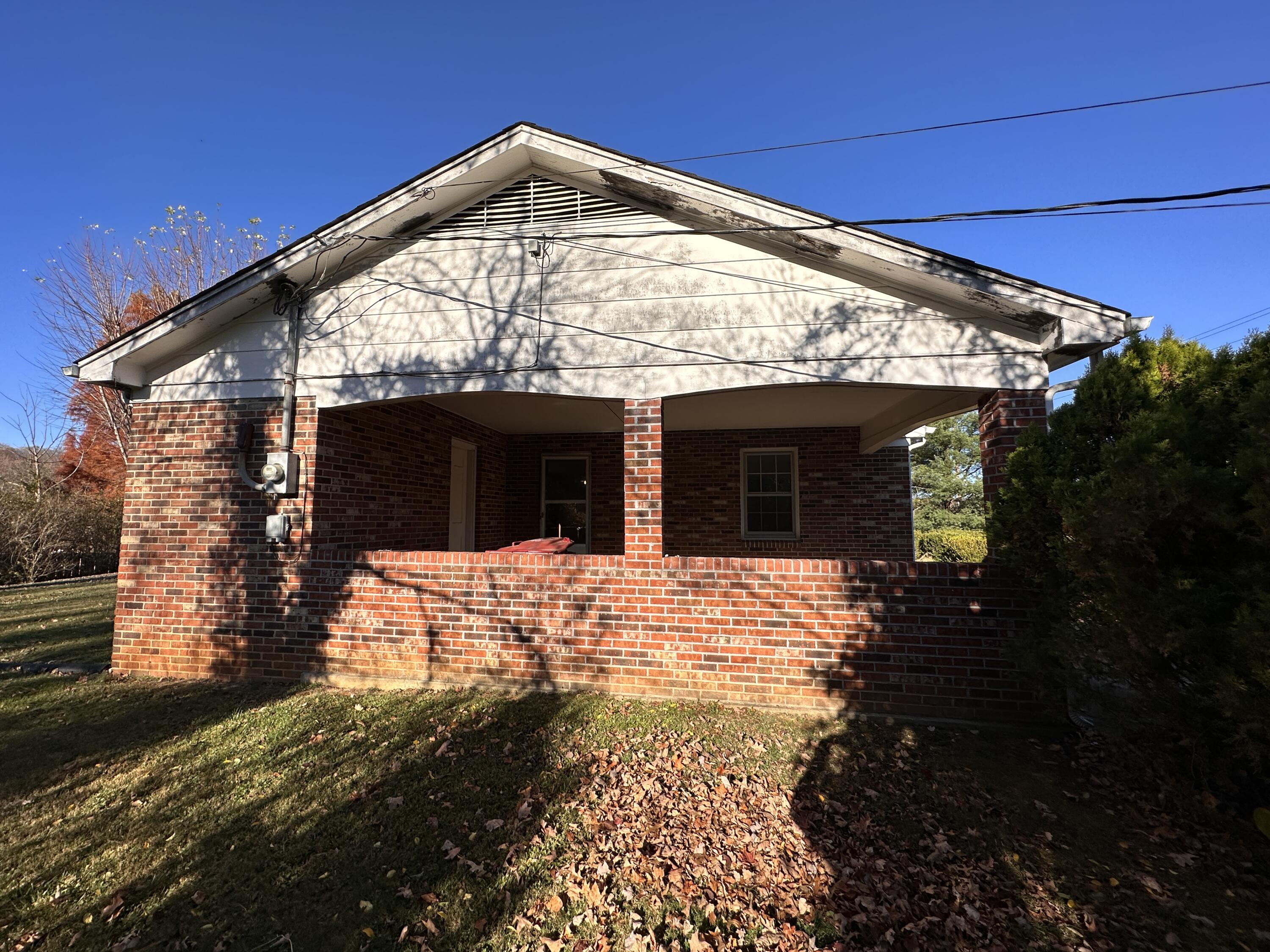 1706 Cherokee Road Johnson City, TN 37604 - Photo 6 of 30 image00013