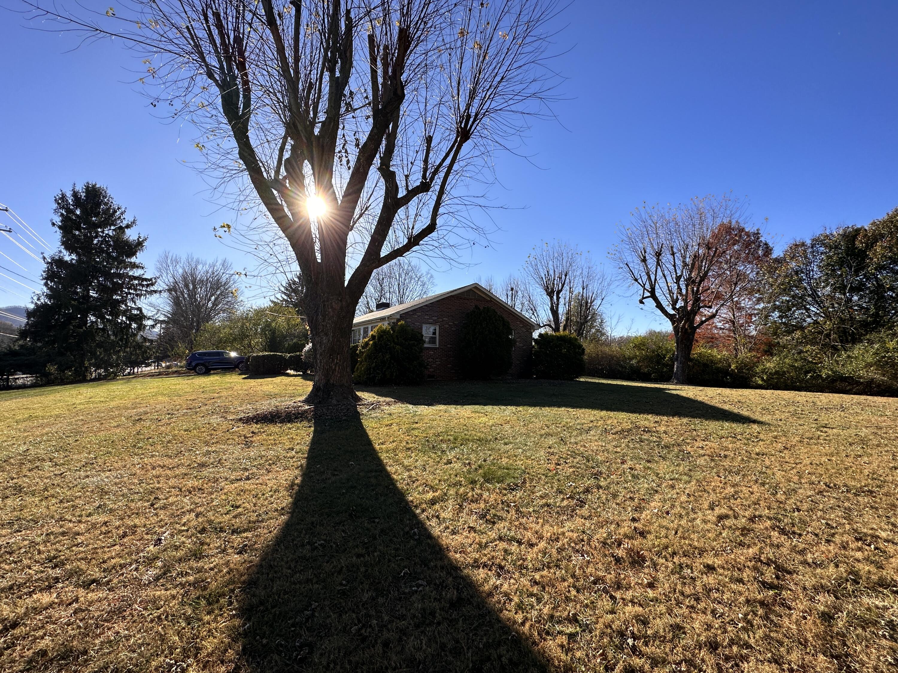 1706 Cherokee Road Johnson City, TN 37604 - Photo 8 of 30 image00008