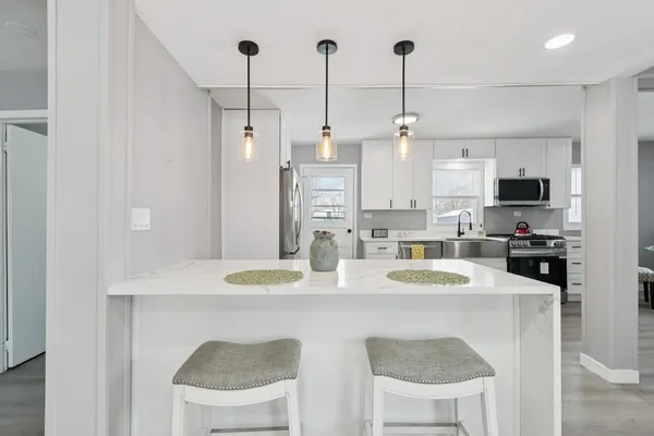 $429,900 | 4N327 7th Avenue, Addison, IL 60101