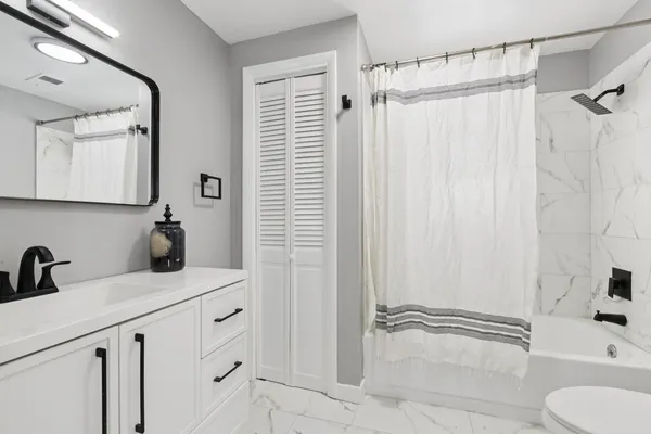 $429,900 | 4N327 7th Avenue, Addison, IL 60101